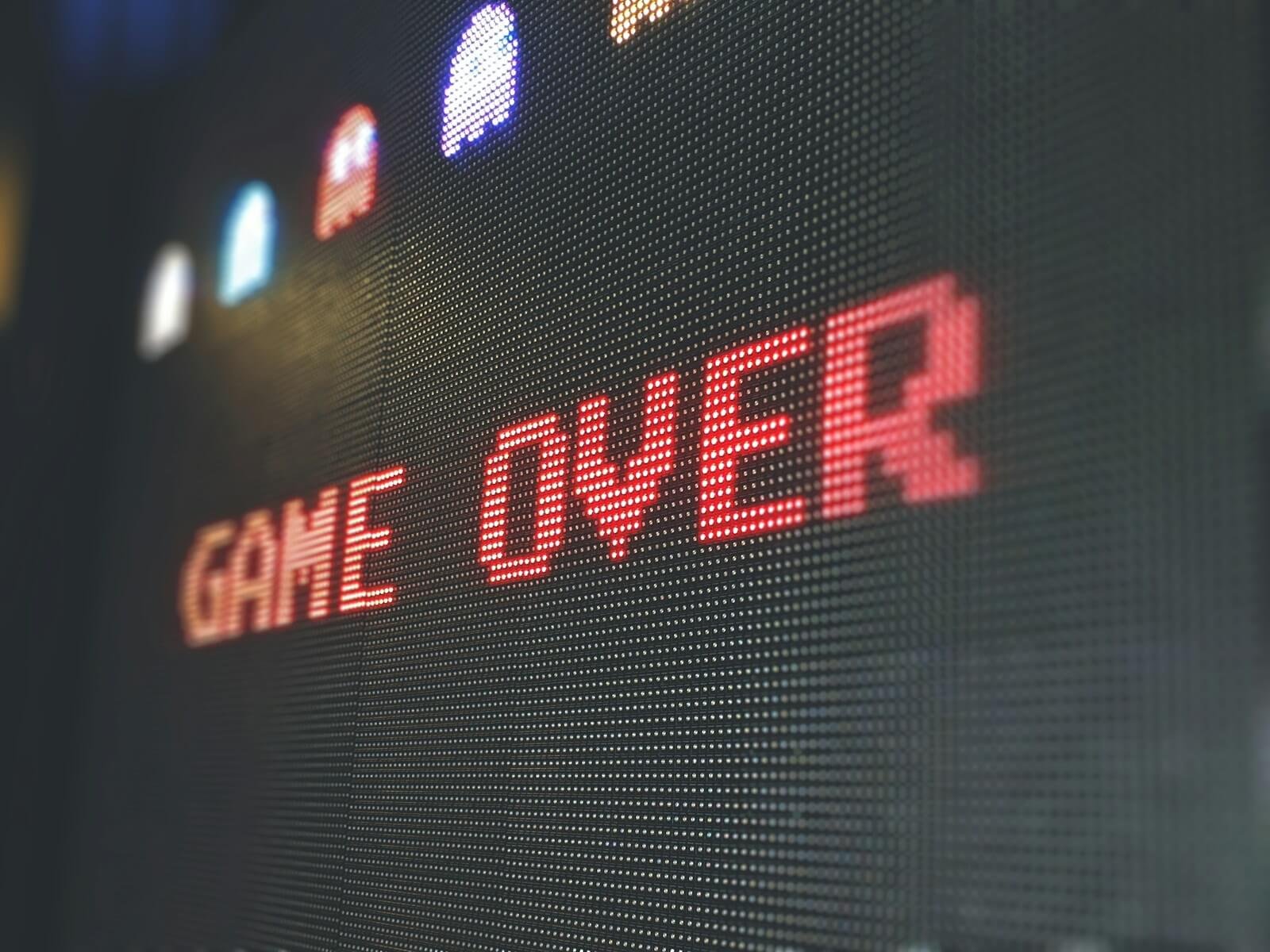 Tela de dispotivod escrita game over - site desatulizado